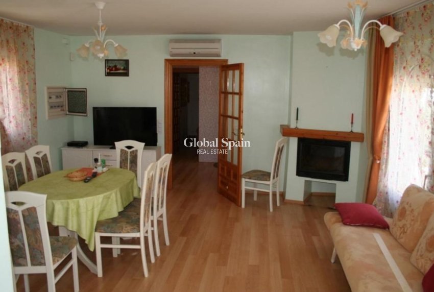 Resale - VILLA -
LA MANGA DEL MAR MENOR - Km 17