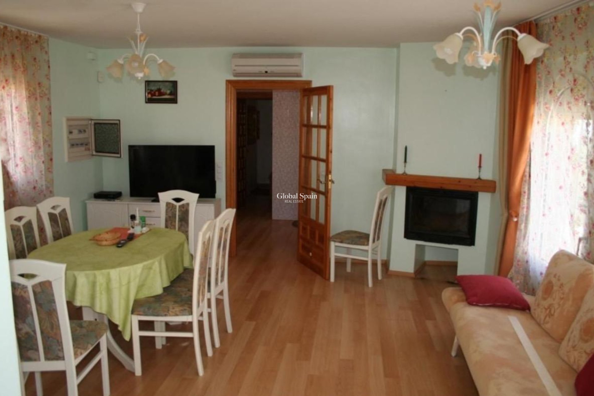 Resale - VILLA -
LA MANGA DEL MAR MENOR - Km 17
