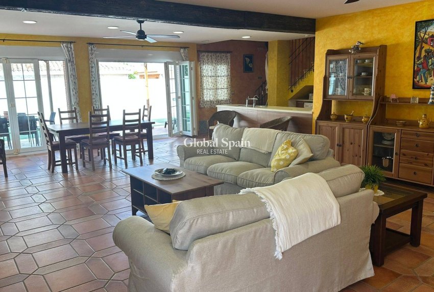 Resale - VILLA -
LA MANGA DEL MAR MENOR - Playa Principe