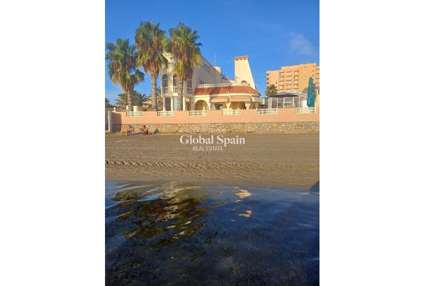 Resale - VILLA -
LA MANGA DEL MAR MENOR - Veneziola