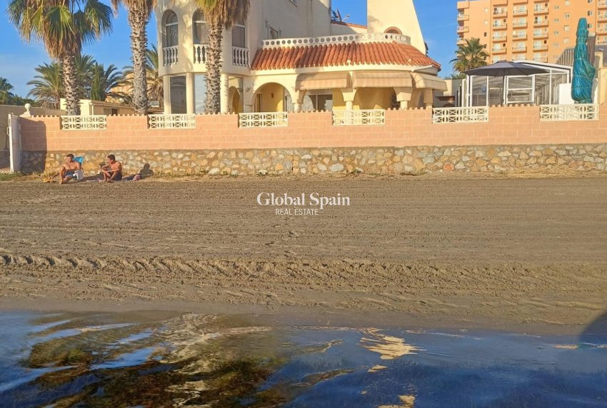 Resale - VILLA -
LA MANGA DEL MAR MENOR - Veneziola