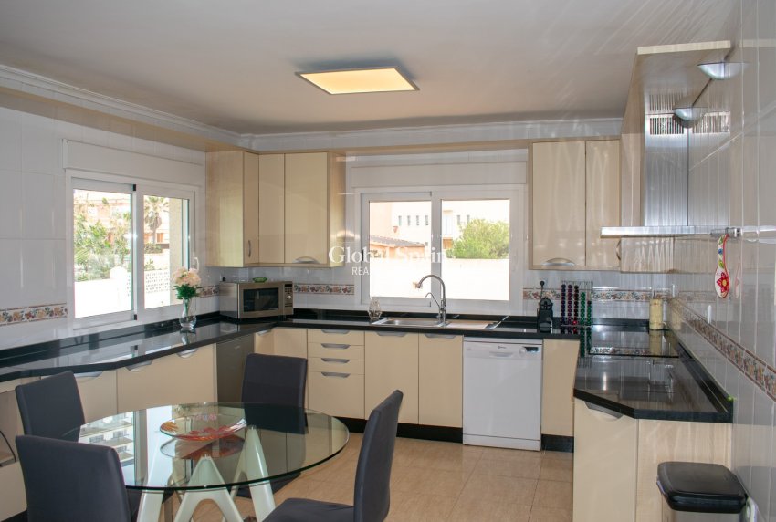 Resale - VILLA -
LA MANGA DEL MAR MENOR