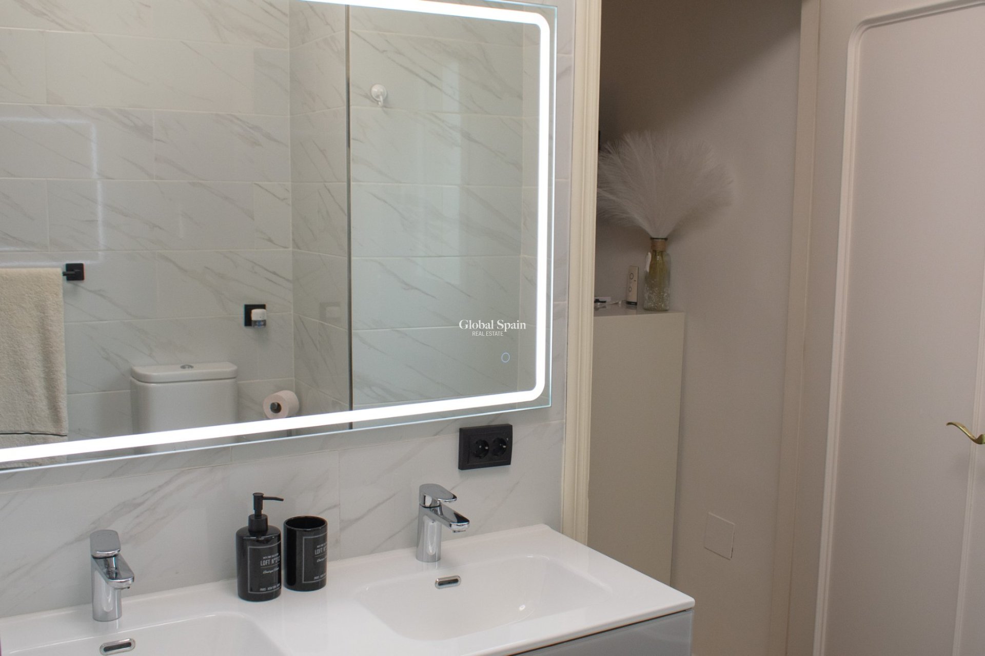 Resale - VILLA -
LA MANGA DEL MAR MENOR