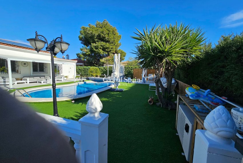 Resale - VILLA -
LA MARINA
