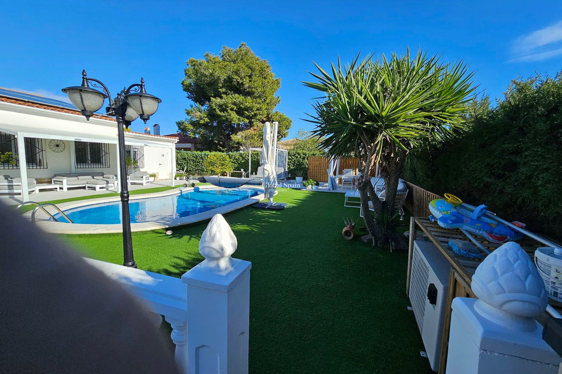 Resale - VILLA -
LA MARINA
