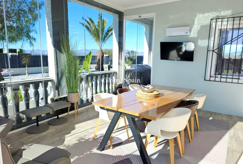 Resale - VILLA -
LA MARINA