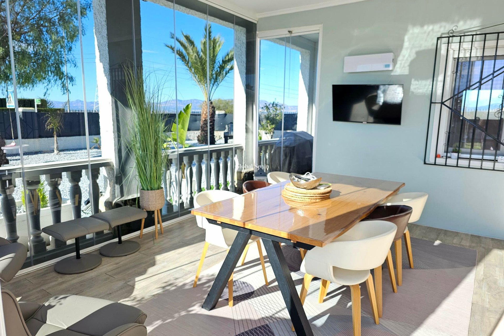 Resale - VILLA -
LA MARINA