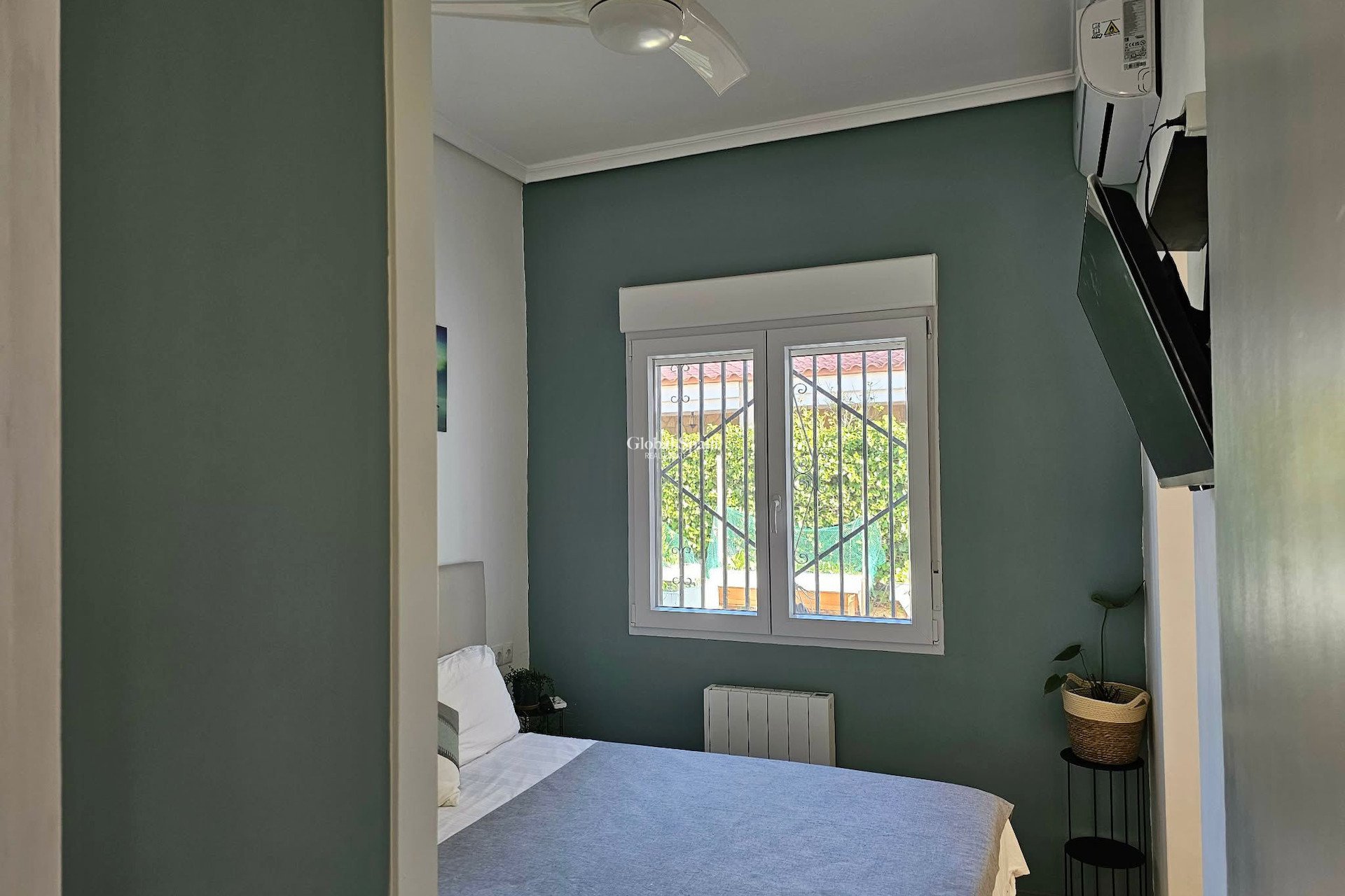 Resale - VILLA -
LA MARINA