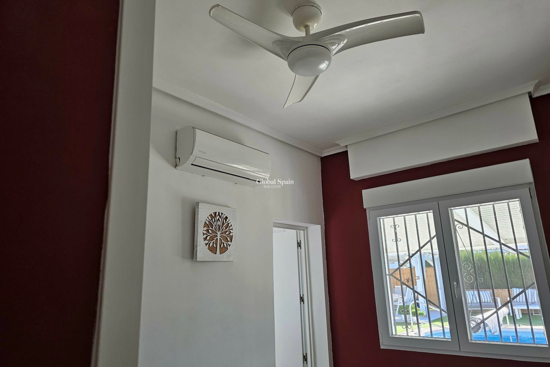 Resale - VILLA -
LA MARINA