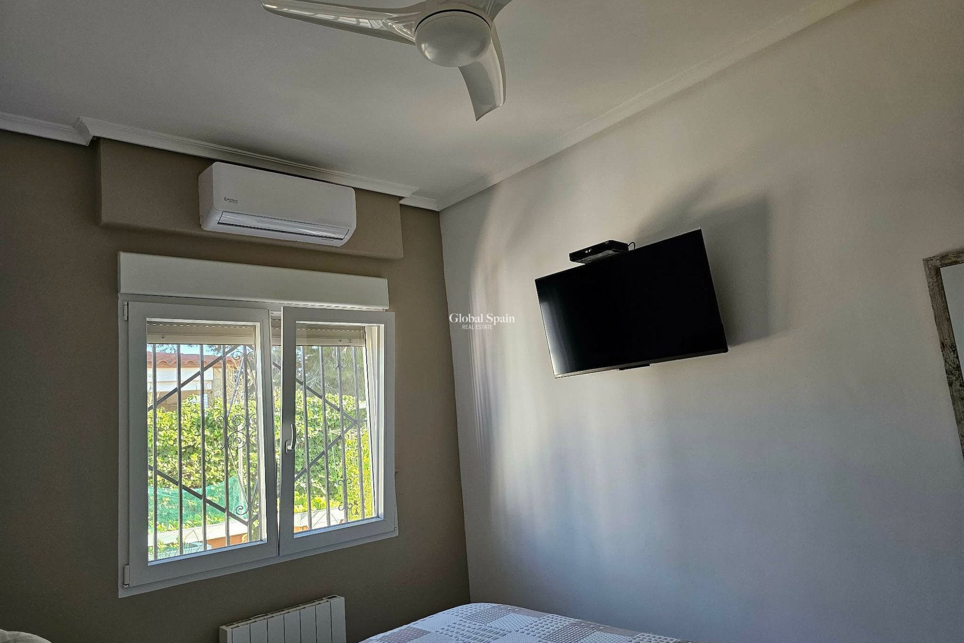 Resale - VILLA -
LA MARINA