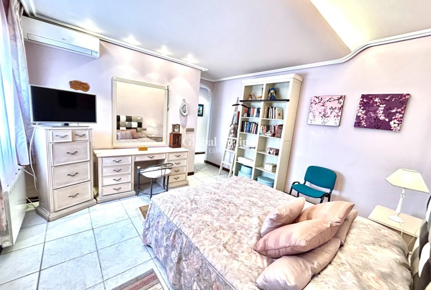 Resale - VILLA -
LA MATA - Costa Blanca