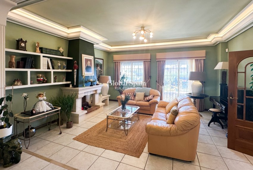 Resale - VILLA -
LA MATA - Costa Blanca