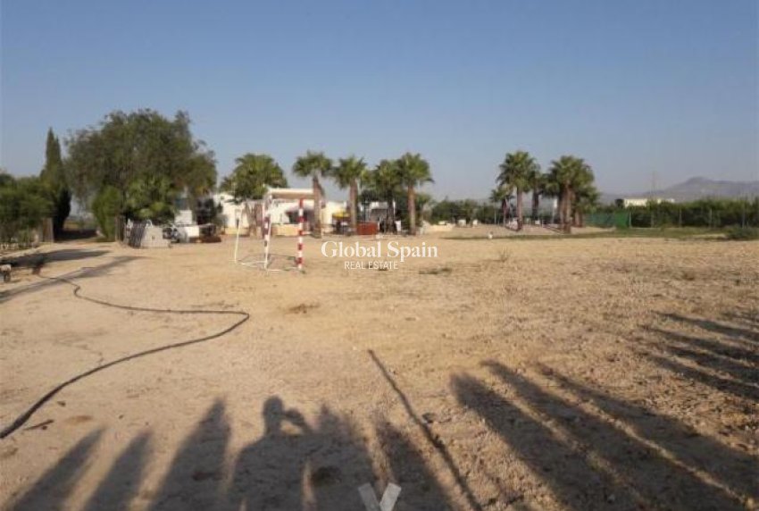 Resale - VILLA -
LA MATANZA - La Matanza