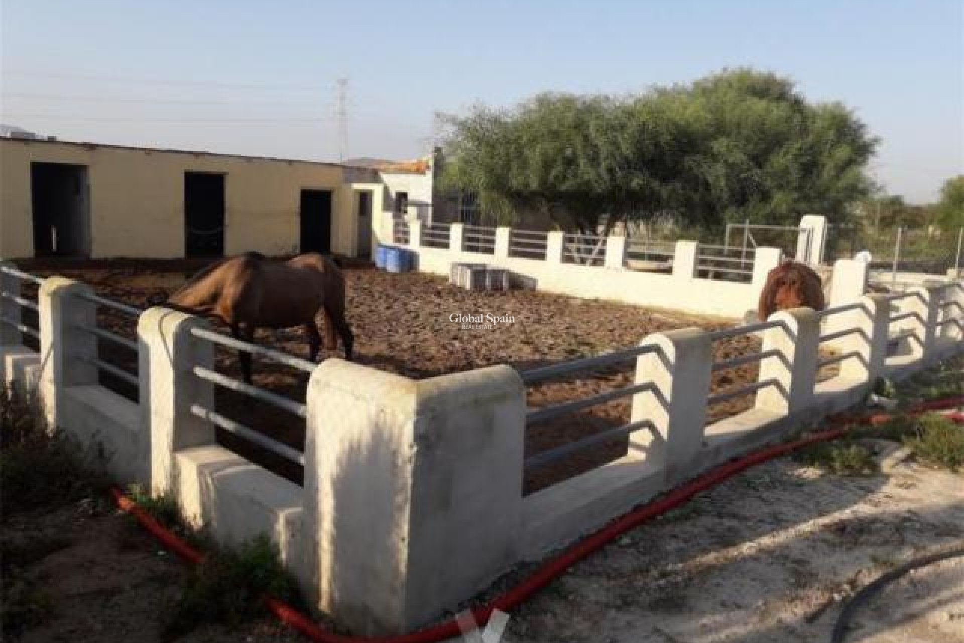 Resale - VILLA -
LA MATANZA - La Matanza