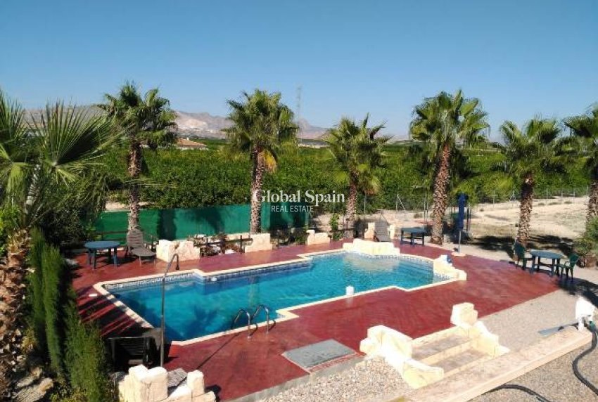 Resale - VILLA -
LA MATANZA - La Matanza