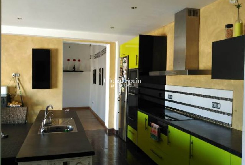 Resale - VILLA -
LA MATANZA - La Matanza