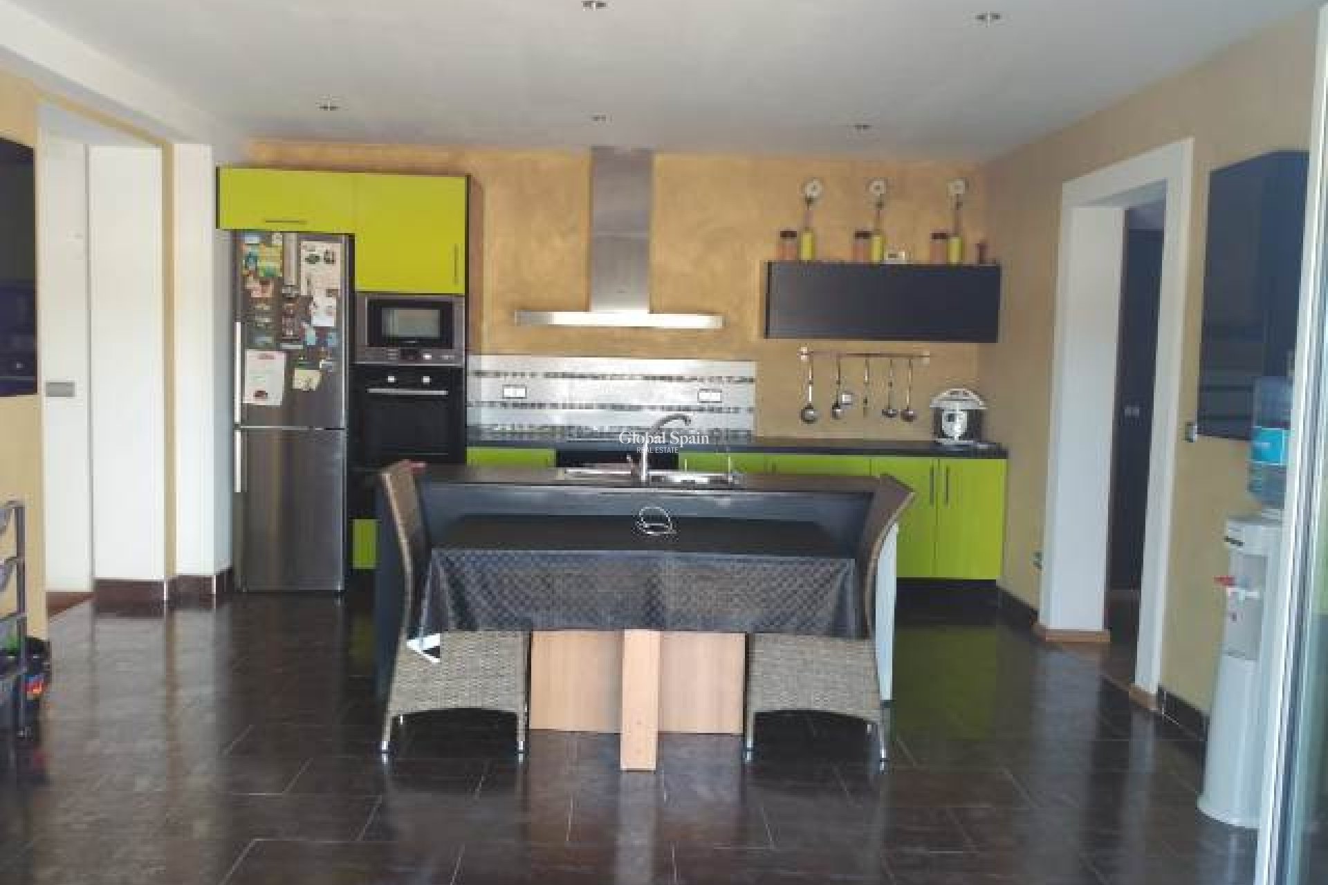 Resale - VILLA -
LA MATANZA - La Matanza