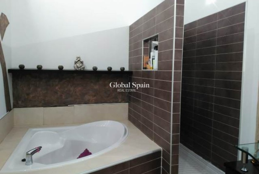 Resale - VILLA -
LA MATANZA - La Matanza