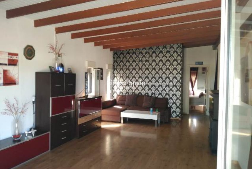 Resale - VILLA -
LA MATANZA - La Matanza