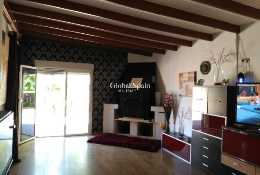 Resale - VILLA -
LA MATANZA - La Matanza