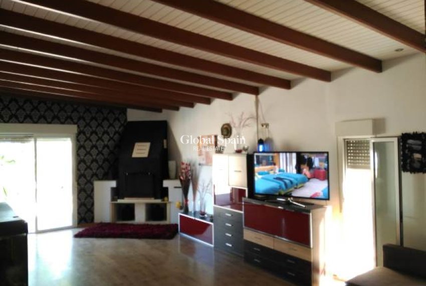 Resale - VILLA -
LA MATANZA - La Matanza