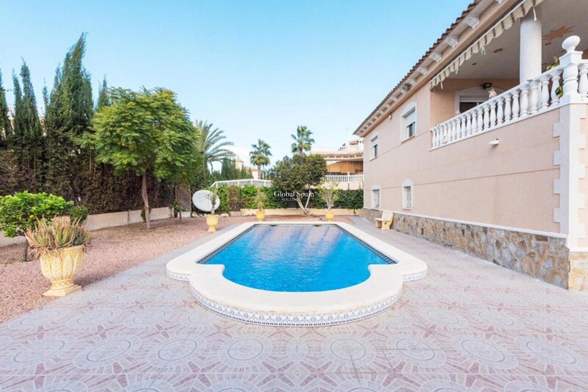 Resale - VILLA -
LA MURADA - Inland
