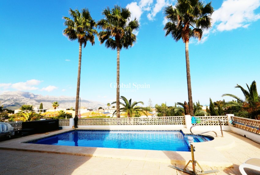 Resale - VILLA -
LA NUCÍA - Costa Blanca