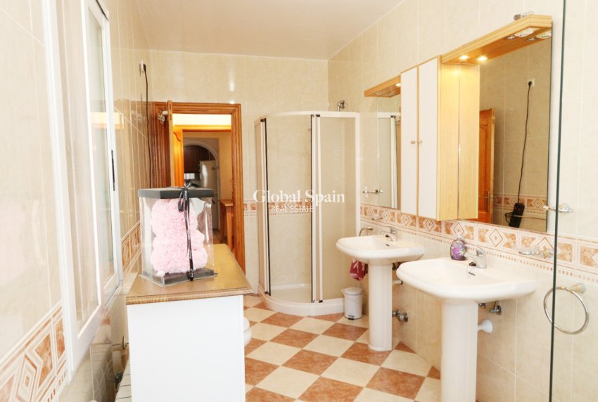 Resale - VILLA -
LA NUCÍA - Costa Blanca