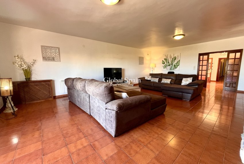 Resale - VILLA -
LA NUCÍA - Costa Blanca