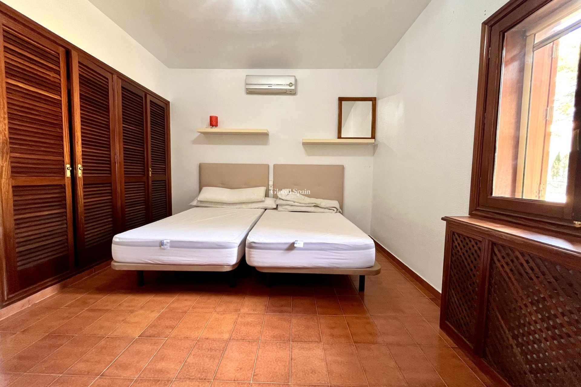 Resale - VILLA -
LA NUCÍA - Costa Blanca