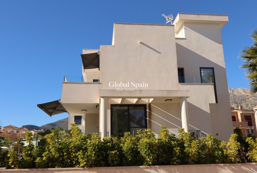 Resale - VILLA -
LA NUCÍA - Costa Blanca