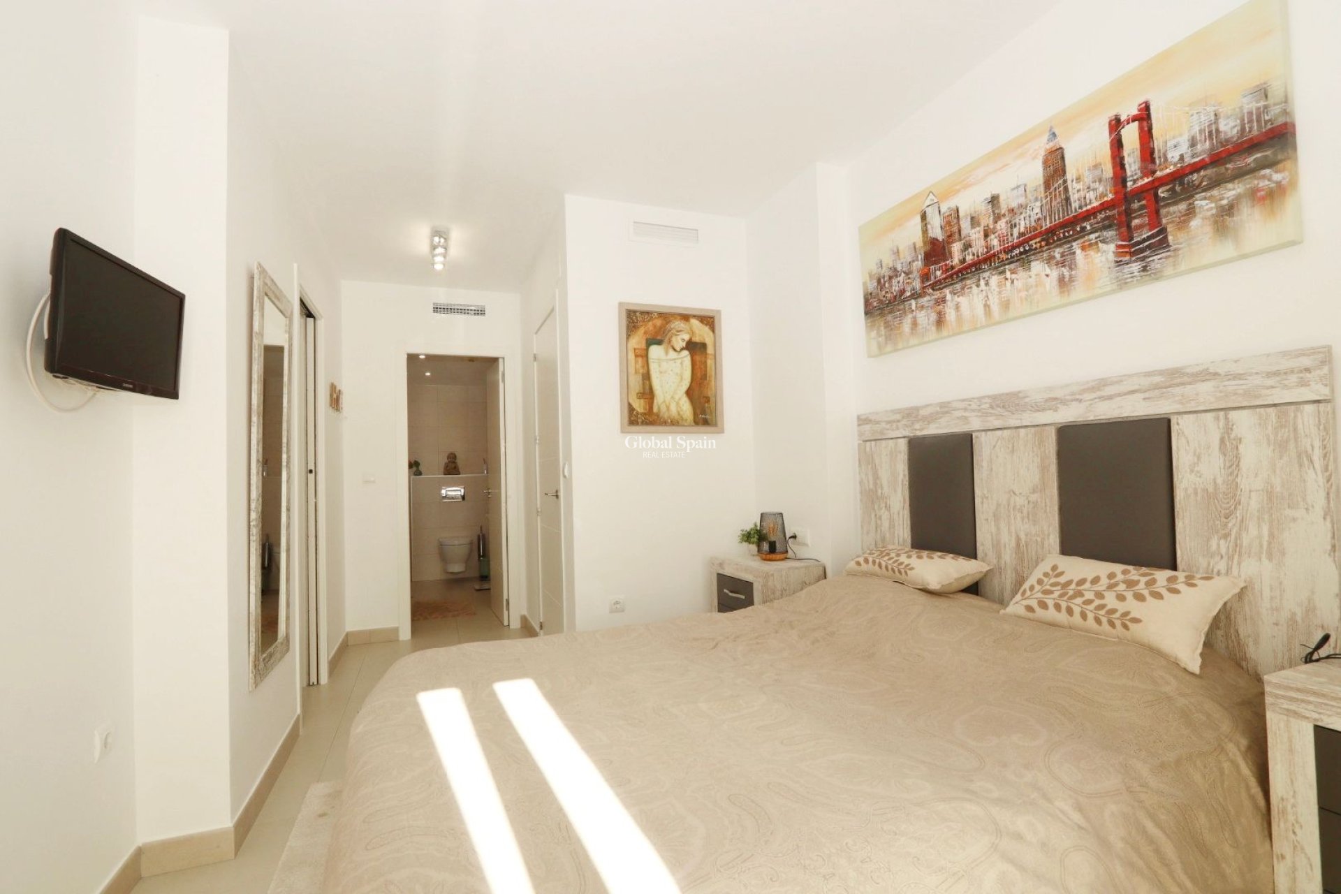 Resale - VILLA -
LA NUCÍA - Costa Blanca