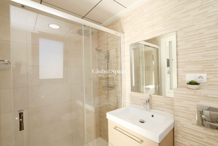 Resale - VILLA -
LA NUCÍA - Costa Blanca