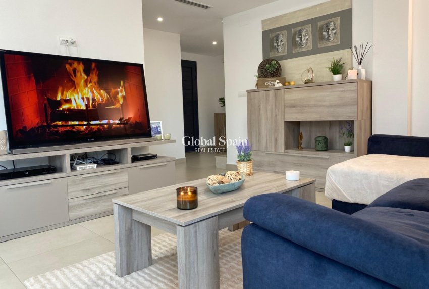 Resale - VILLA -
LA NUCÍA - Costa Blanca