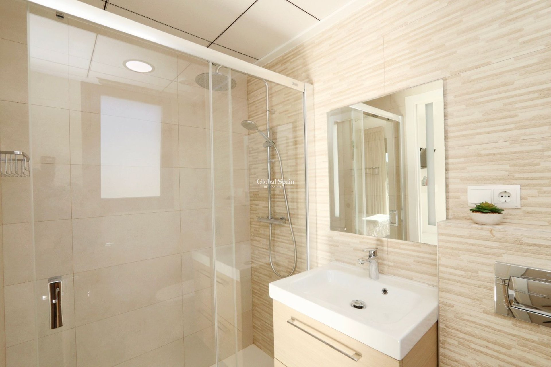 Resale - VILLA -
LA NUCÍA - Costa Blanca