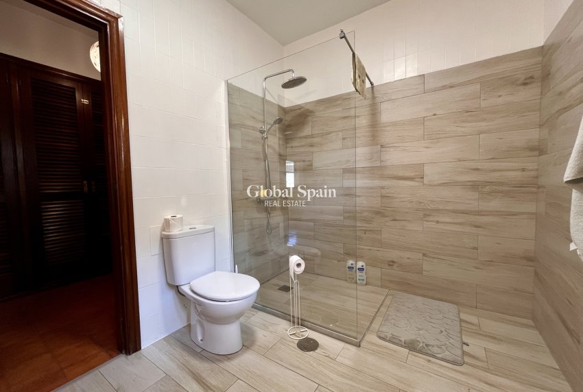 Resale - VILLA -
LA NUCÍA - Costa Blanca