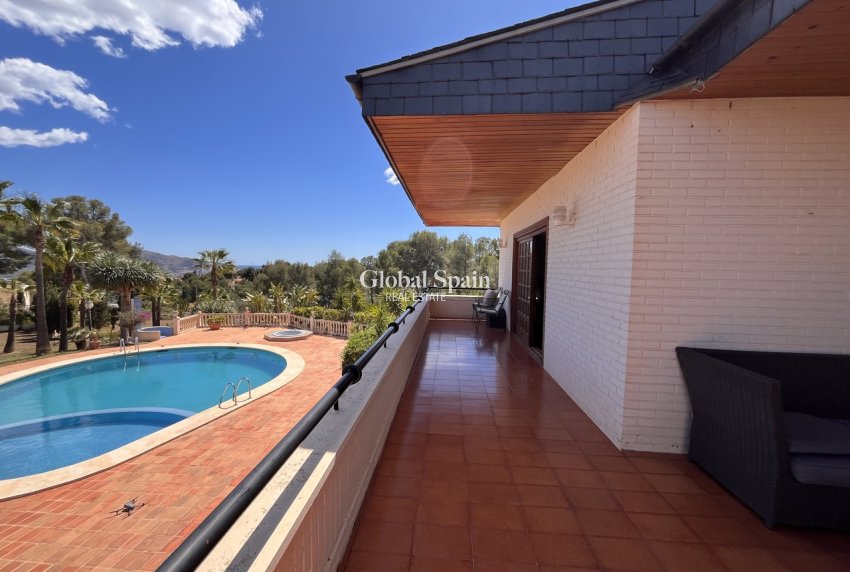 Resale - VILLA -
LA NUCÍA - Costa Blanca