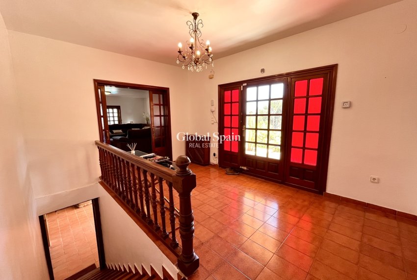 Resale - VILLA -
LA NUCÍA - Costa Blanca