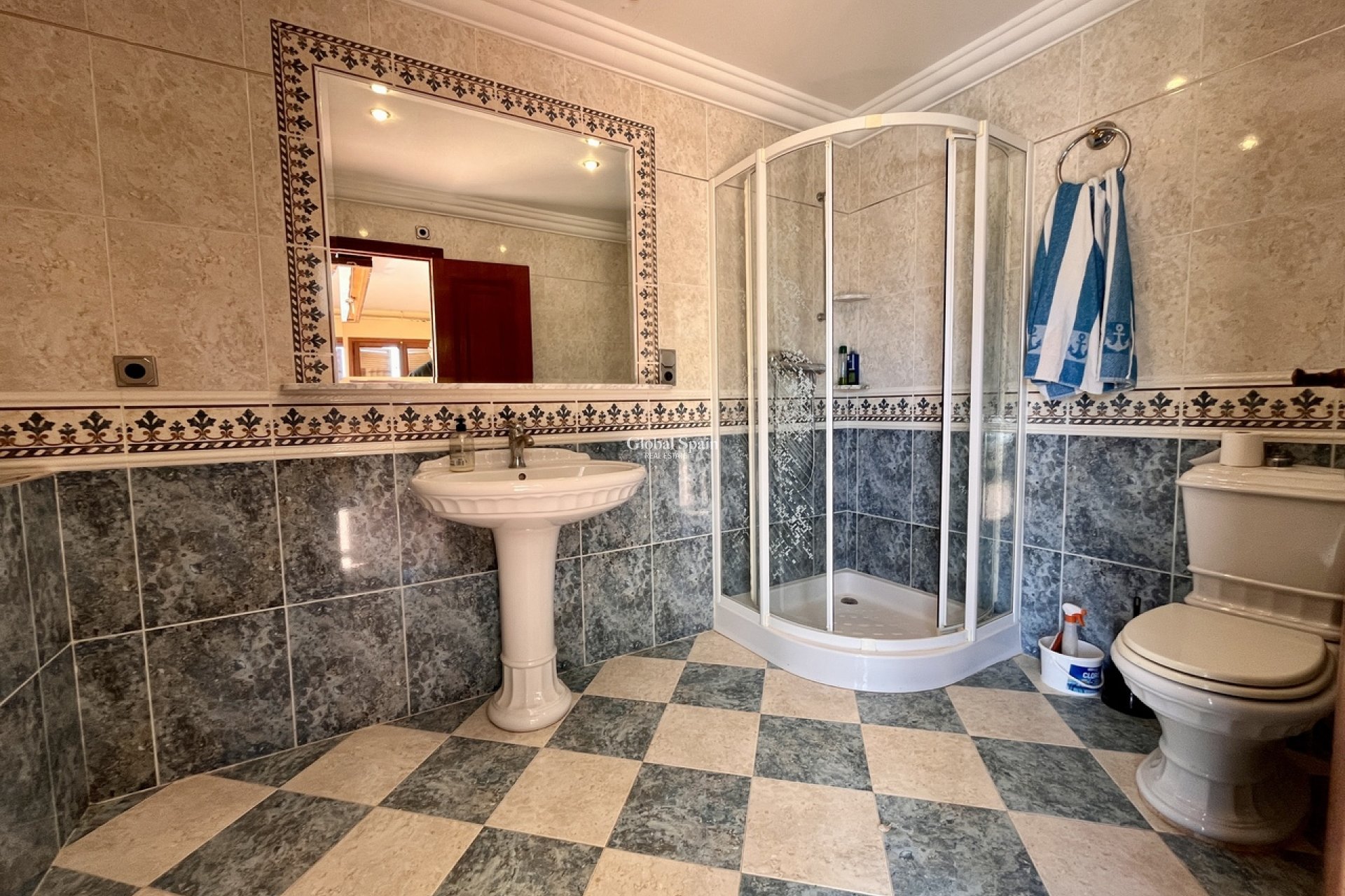 Resale - VILLA -
LA NUCÍA - Costa Blanca