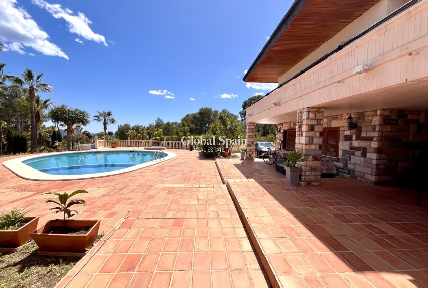 Resale - VILLA -
LA NUCÍA - Costa Blanca