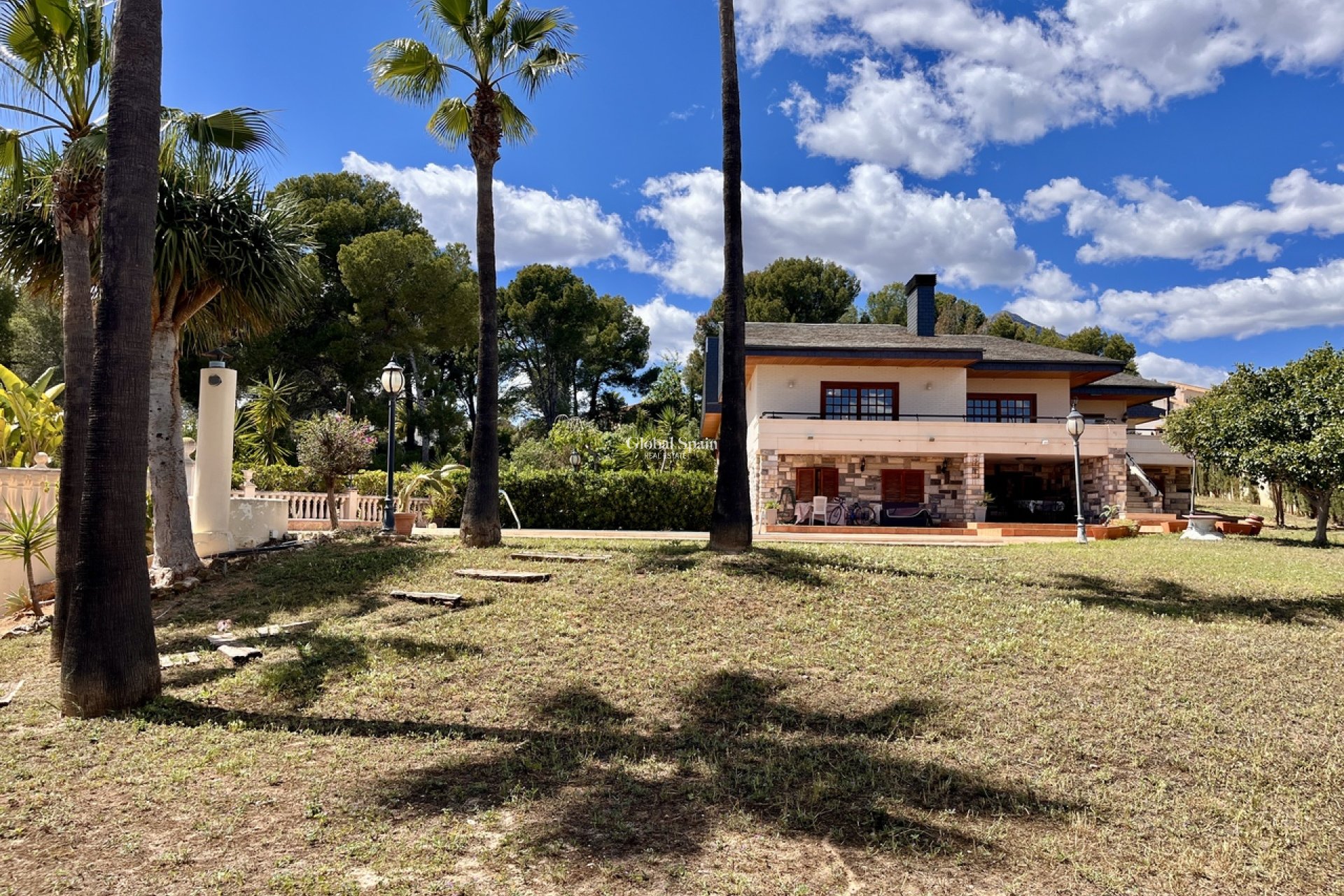 Resale - VILLA -
LA NUCÍA - Costa Blanca