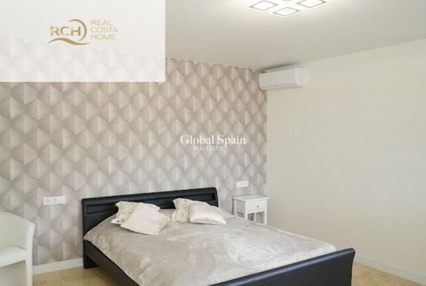 Resale - VILLA -
LA NUCÍA - Montebello - Nou Espai