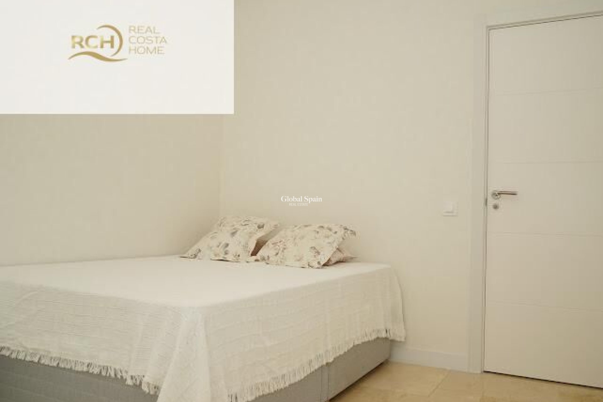 Resale - VILLA -
LA NUCÍA - Montebello - Nou Espai