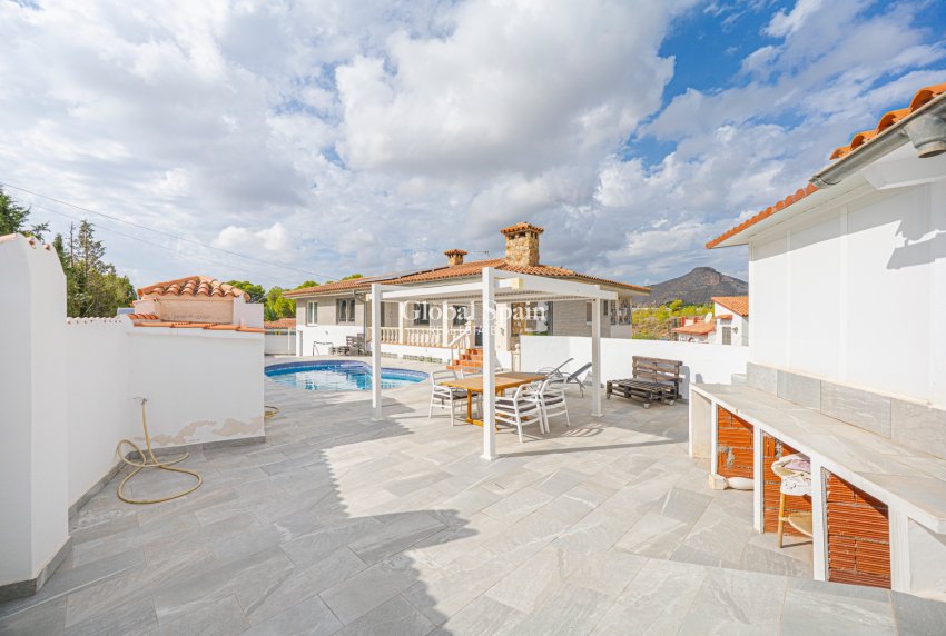 Resale - VILLA -
LA NUCÍA - Panorama