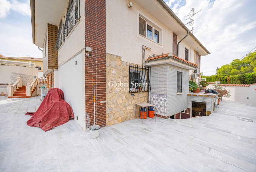 Resale - VILLA -
LA NUCÍA - Panorama