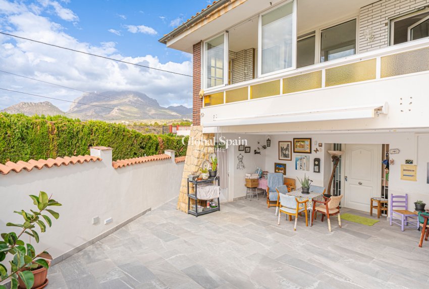 Resale - VILLA -
LA NUCÍA - Panorama