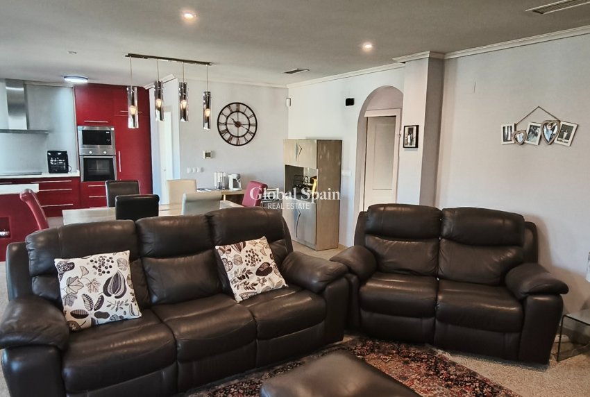 Resale - VILLA -
LA ROMANA - Inland