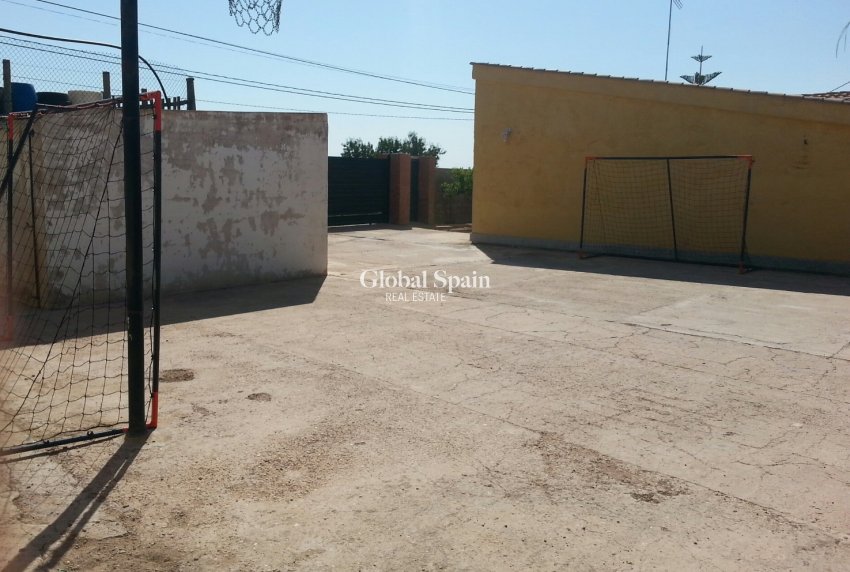 Resale - VILLA -
LA ROMANA - Inland