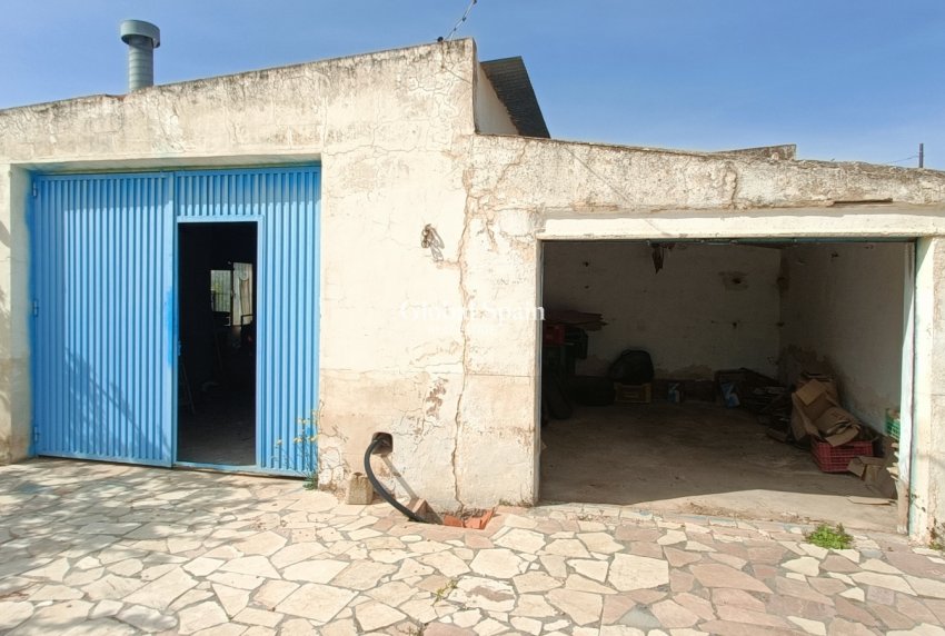 Resale - VILLA -
LA ROMANA - Inland