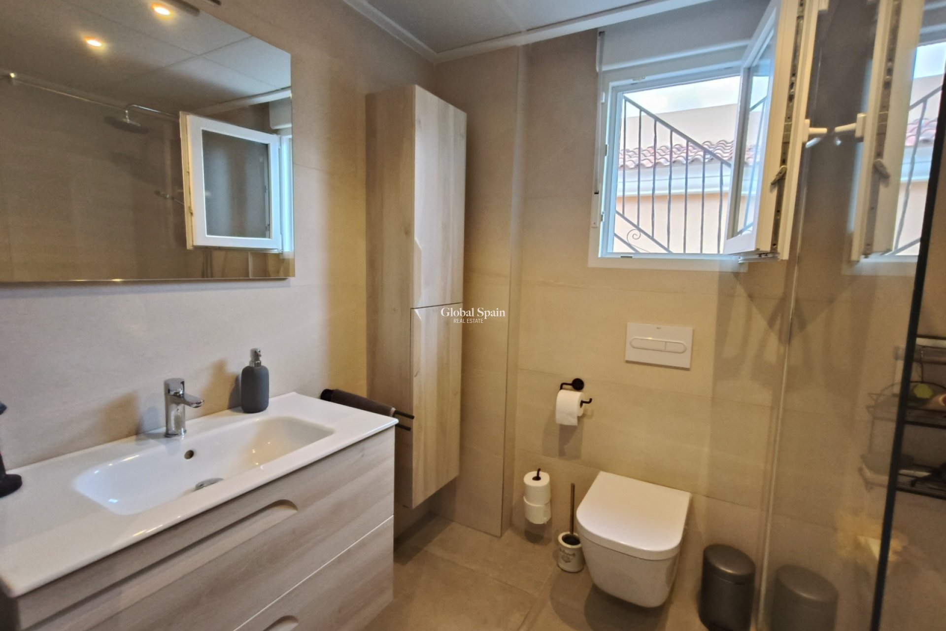 Resale - VILLA -
LA ROMANA - Inland